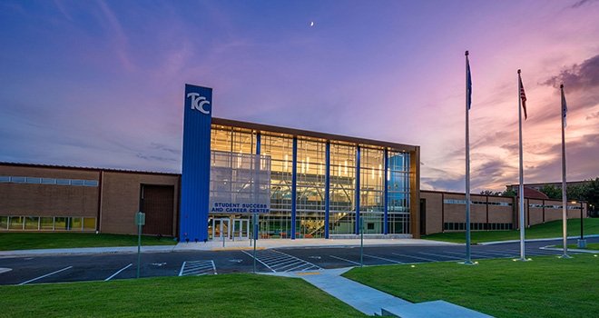 91Ӱ Southeast Campus Student Success Center against a Purple sunset.